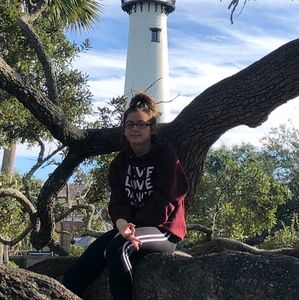 Meet your Posher, Suzanne